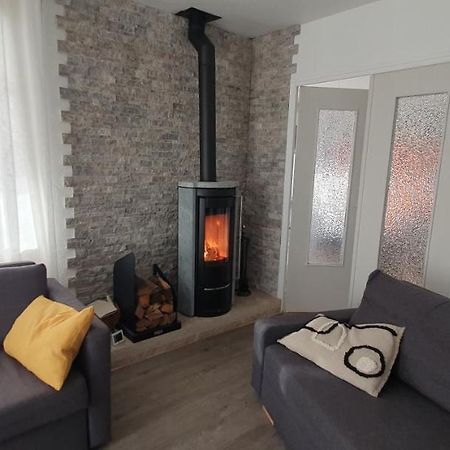 Appartement Entier Au Dessus De Villa, Climatisation Reversible Poele A Bois Tres Chaleureux , Wi Fi Parking Privee Gratuit Situation 500 M, Plage Et Centre Ville 사나리쉬르메르 외부 사진