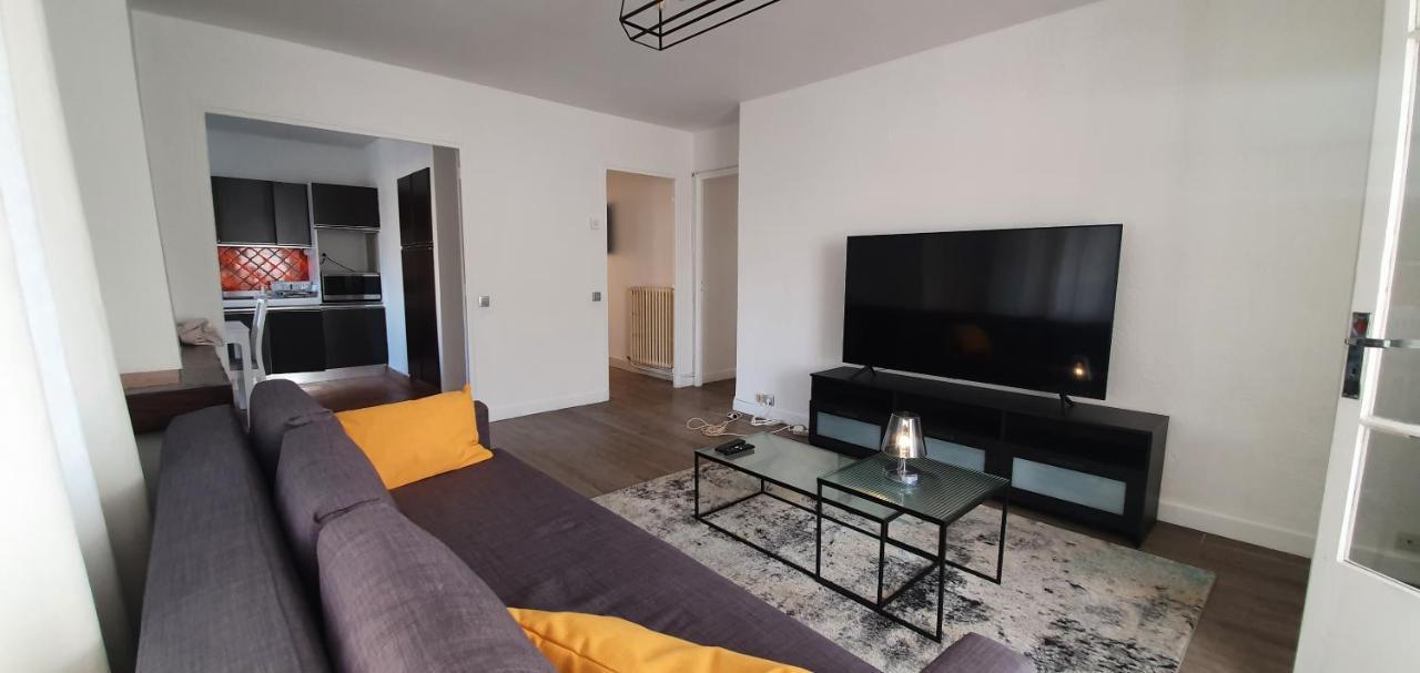 Appartement Entier Au Dessus De Villa, Climatisation Reversible Poele A Bois Tres Chaleureux , Wi Fi Parking Privee Gratuit Situation 500 M, Plage Et Centre Ville 사나리쉬르메르 외부 사진