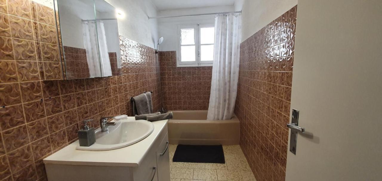 Appartement Entier Au Dessus De Villa, Climatisation Reversible Poele A Bois Tres Chaleureux , Wi Fi Parking Privee Gratuit Situation 500 M, Plage Et Centre Ville 사나리쉬르메르 외부 사진
